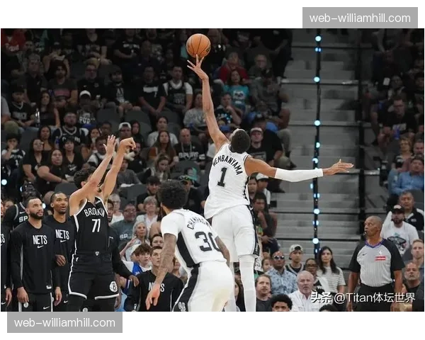 马刺119-115险胜快船搅局西部,文班亚马13篮板筑防线 马刺119-115险胜快船搅局西部,文班亚马13篮板筑防线